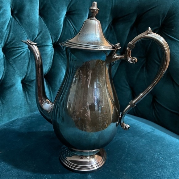 1980s F. B. rogers silver tea pot with art deco flair - Picture 5 of 13